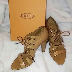 [Tod's] Lace-up Heel